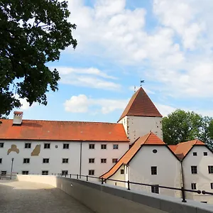 *** Gasthof Mälzerei Auf Schloss Neuburg Am Deutschland